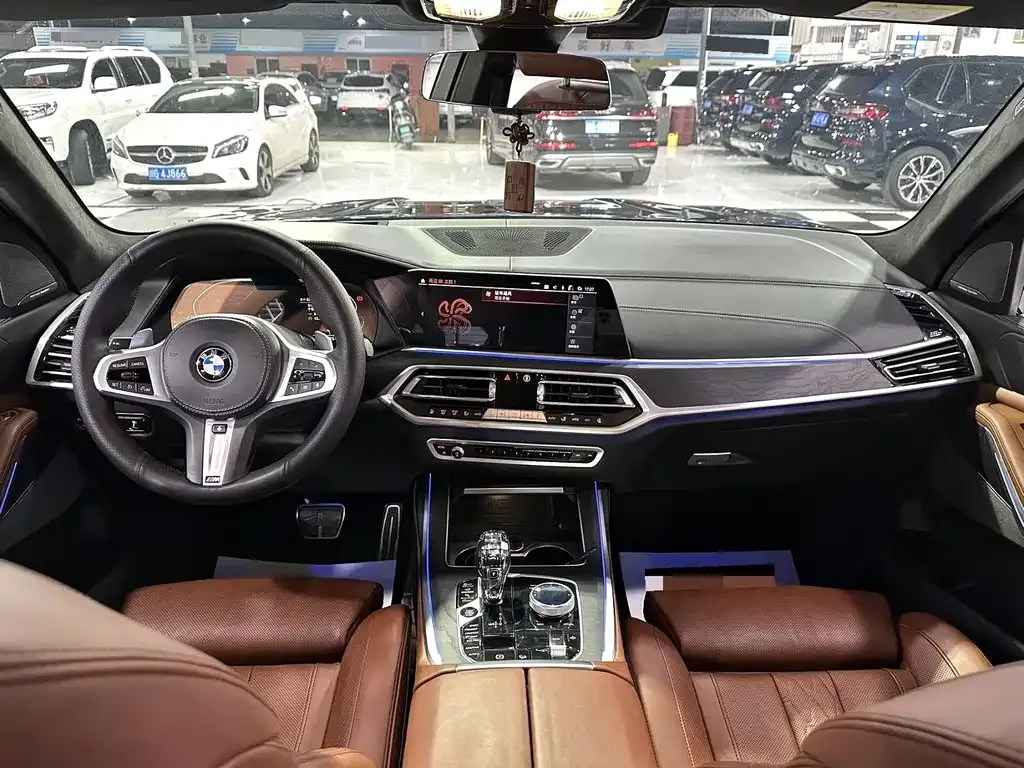 BMW X7 — фото 3