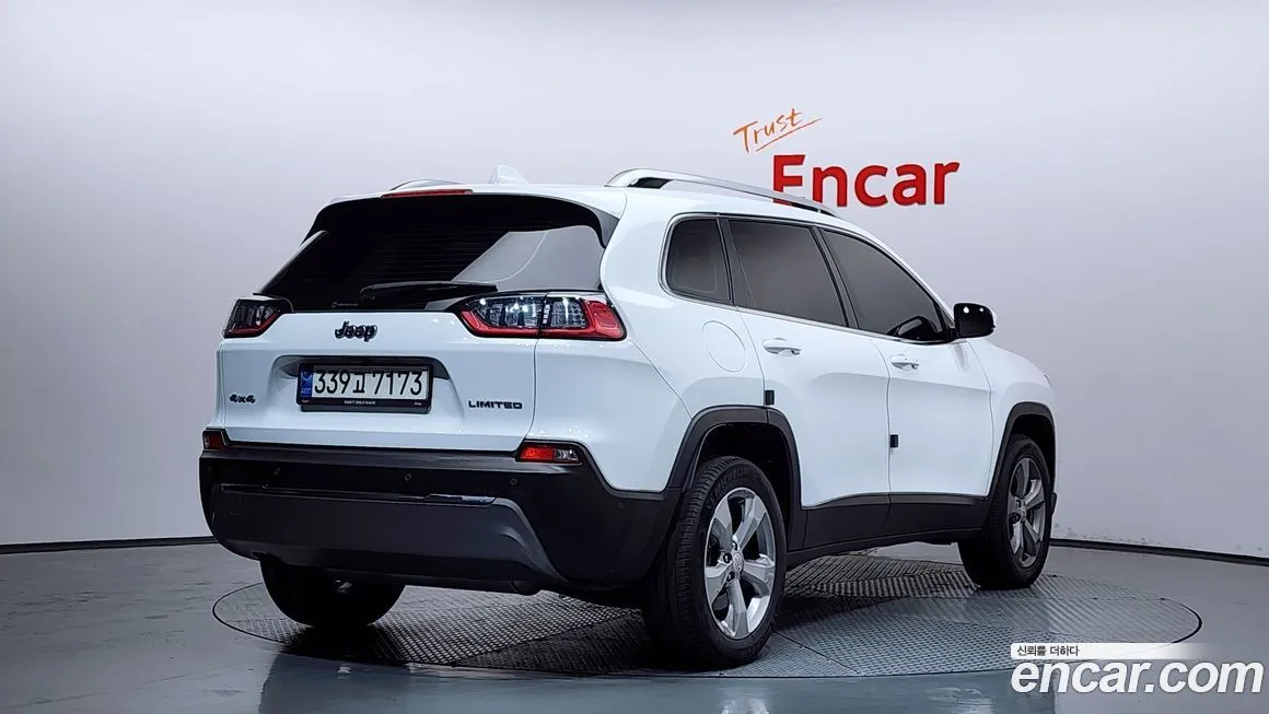 Jeep Cherokee — фото 2