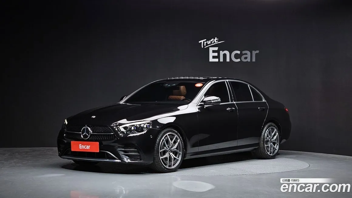 Mercedes-Benz E-Class — фото 1