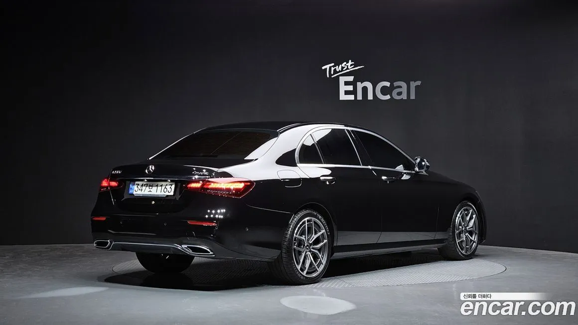 Mercedes-Benz E-Class — фото 4