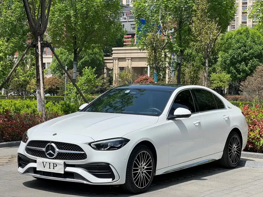Mercedes-Benz C-Class — фото 1