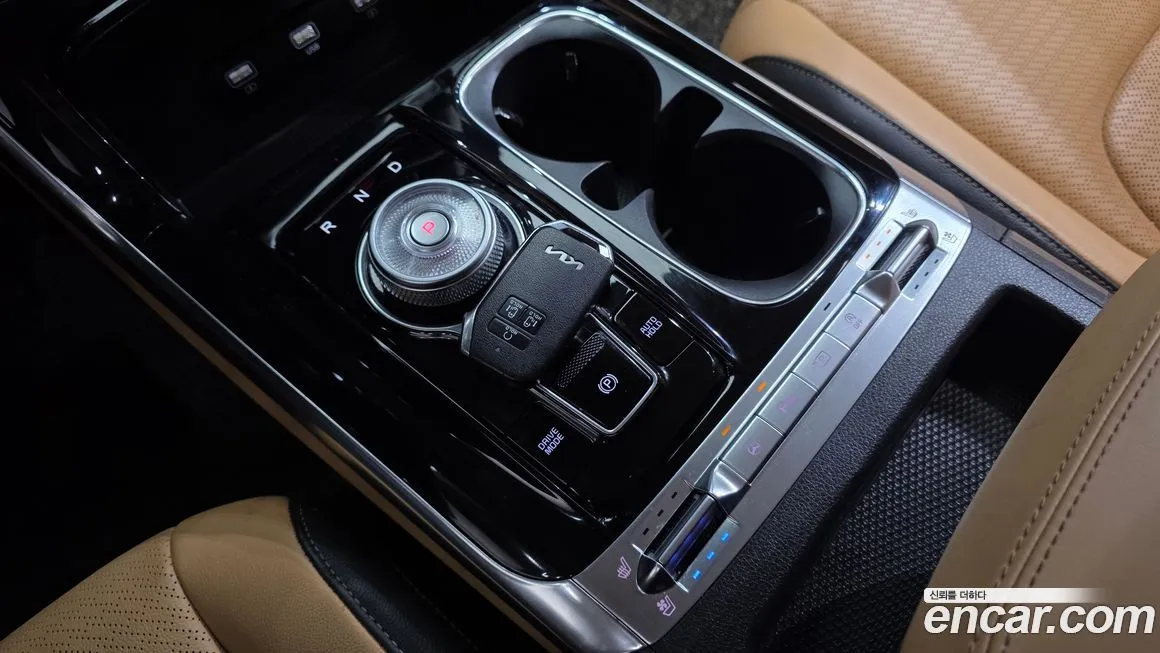 Kia Carnival — фото 10