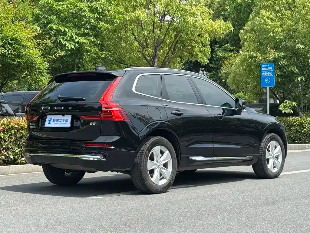 Volvo XC60 — фото 9