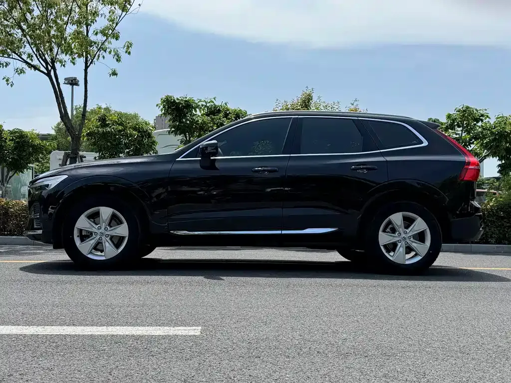 Volvo XC60 — фото 10