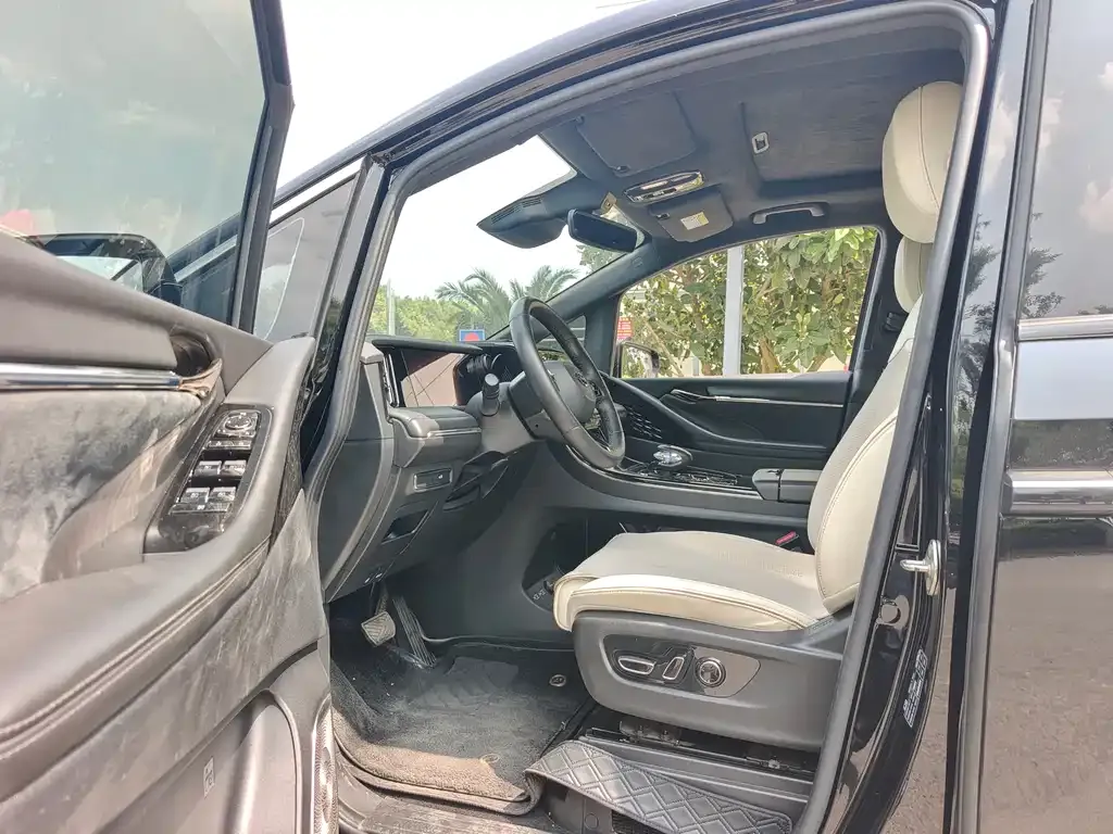 GAC Motor Trumpchi M8 — фото 2