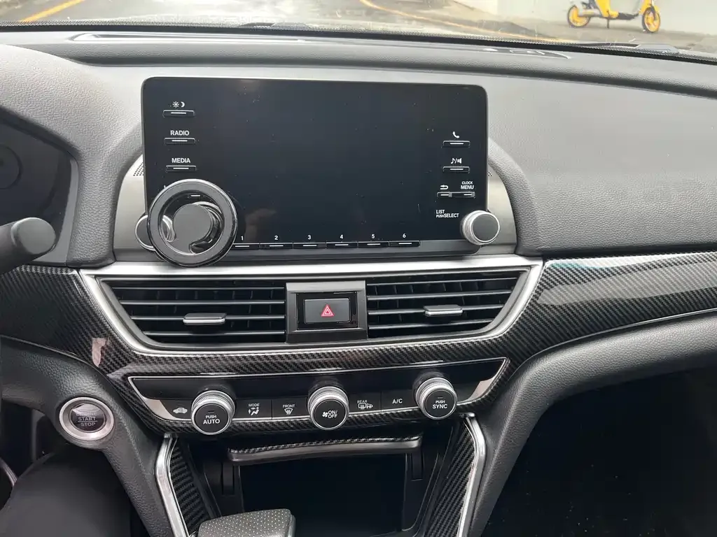 Honda Accord — фото 9