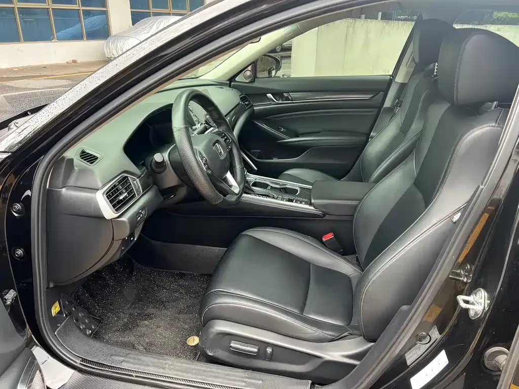 Honda Accord — фото 8