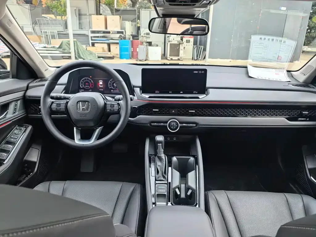 Honda Accord — фото 8