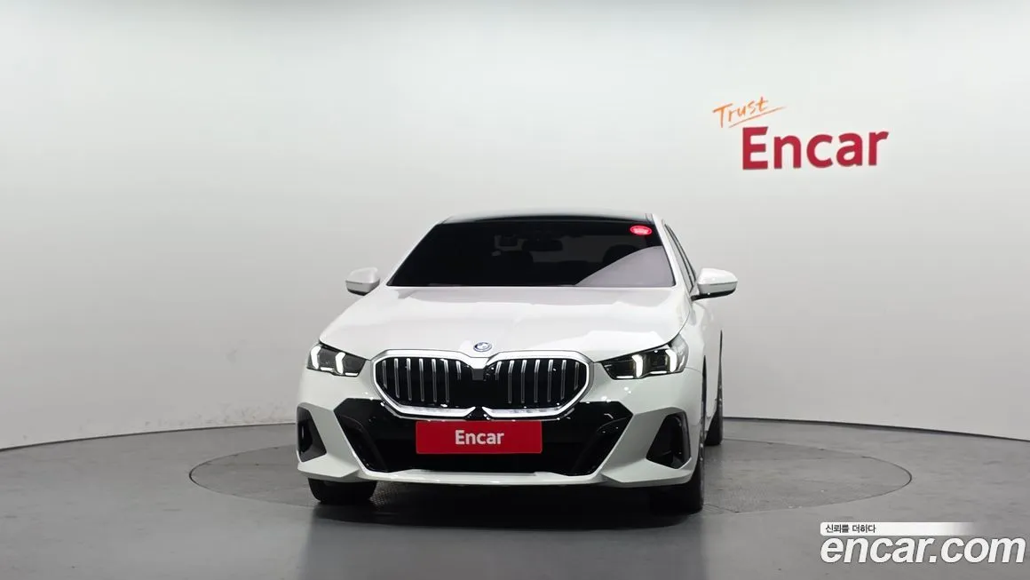 BMW i5 — фото 2