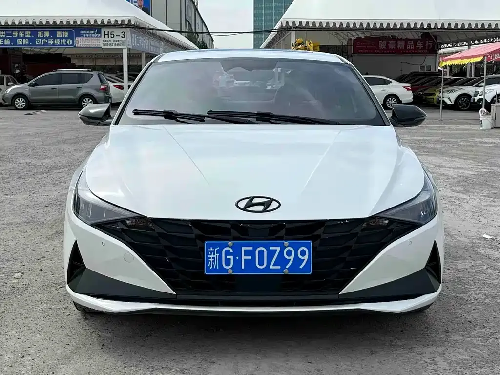 Hyundai Elantra — фото 5