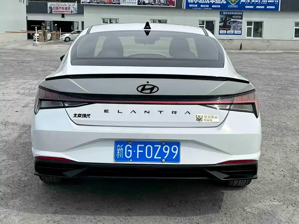 Hyundai Elantra — фото 4