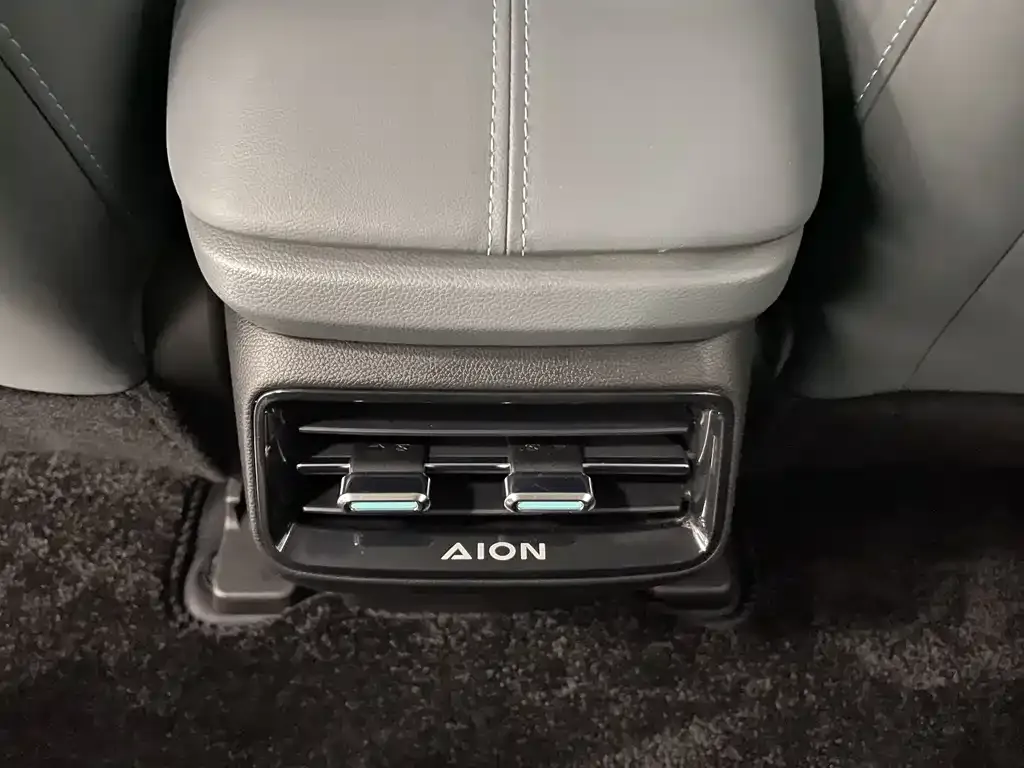 Aion Y — фото 8