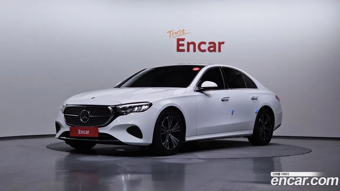 Mercedes-Benz E-Class — фото 1
