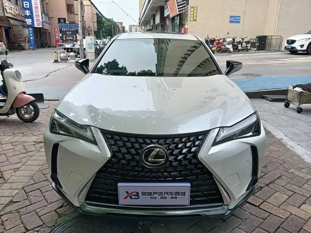 Lexus UX — фото 3