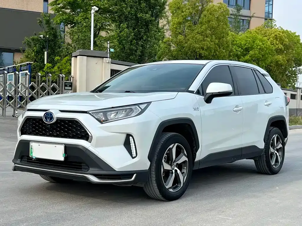 Toyota RAV4 Prime — фото 1