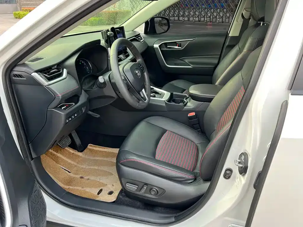 Toyota RAV4 Prime — фото 9