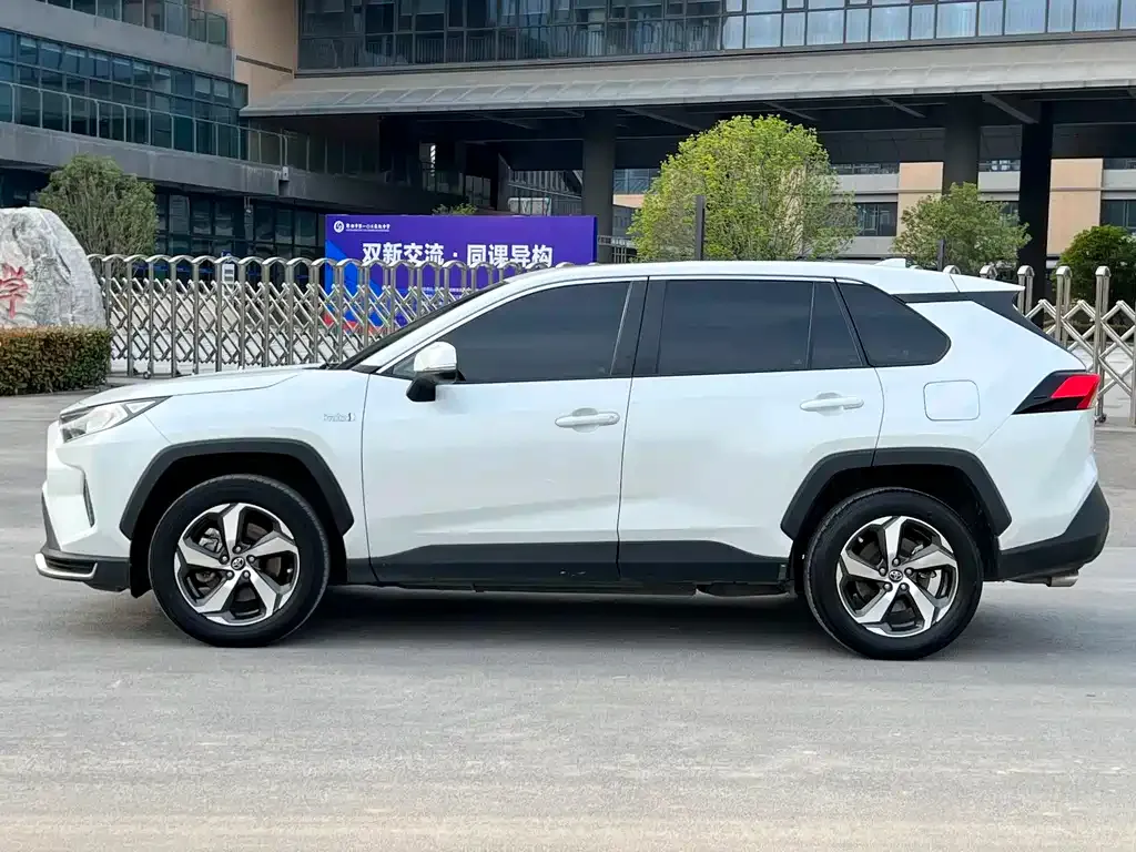 Toyota RAV4 Prime — фото 4