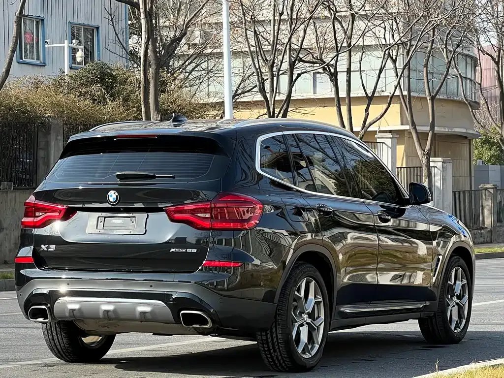 BMW X3 — фото 8