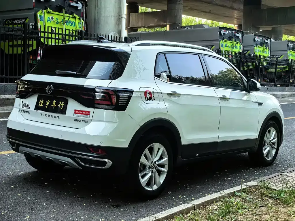 Volkswagen T-Cross — фото 7
