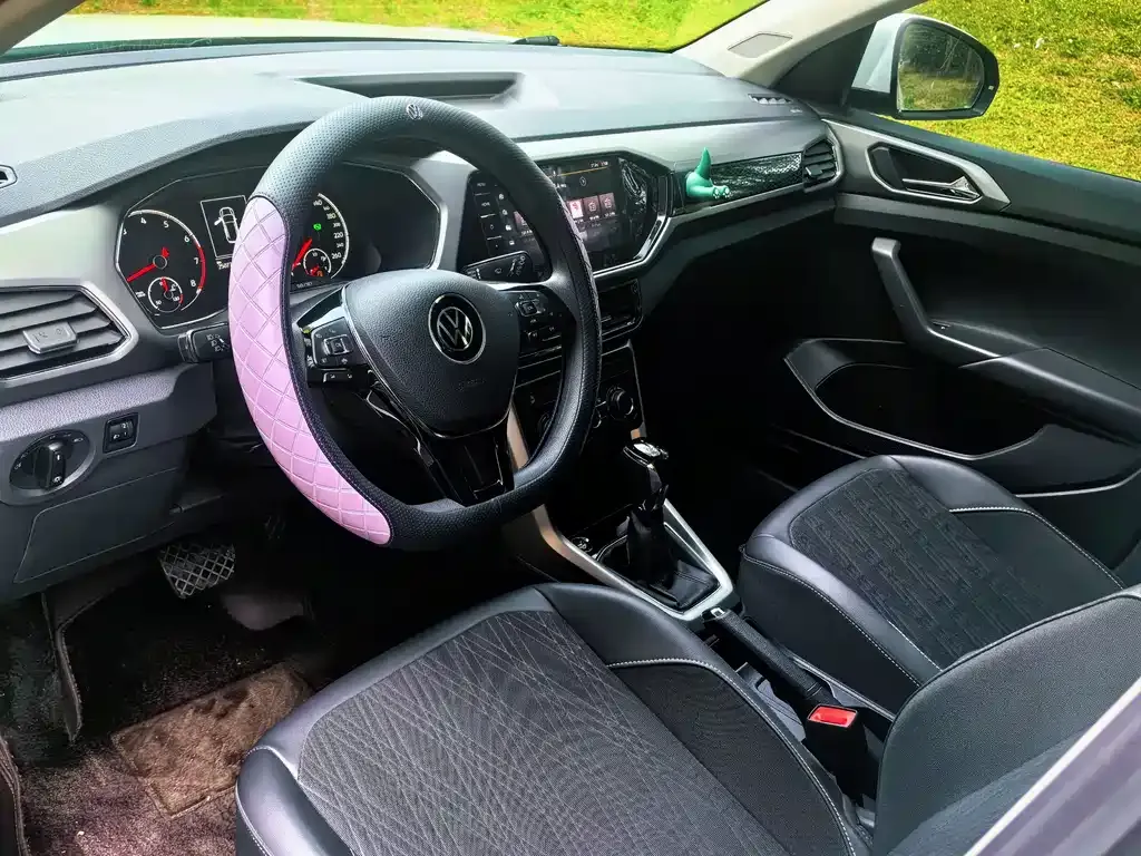 Volkswagen T-Cross — фото 8