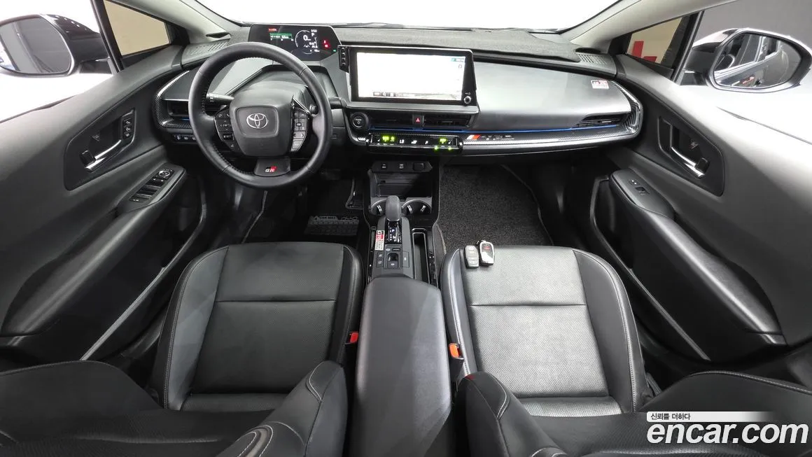 Toyota Prius — фото 7