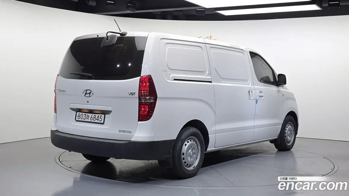 Hyundai Starex — фото 2