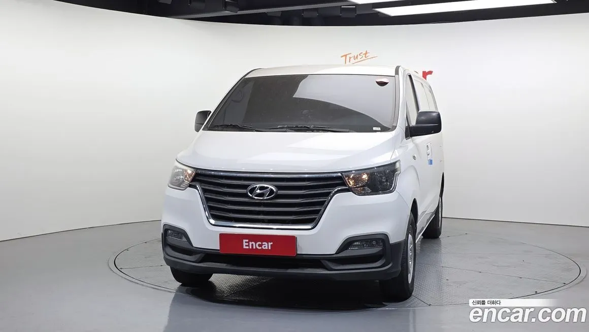 Hyundai Starex — фото 9