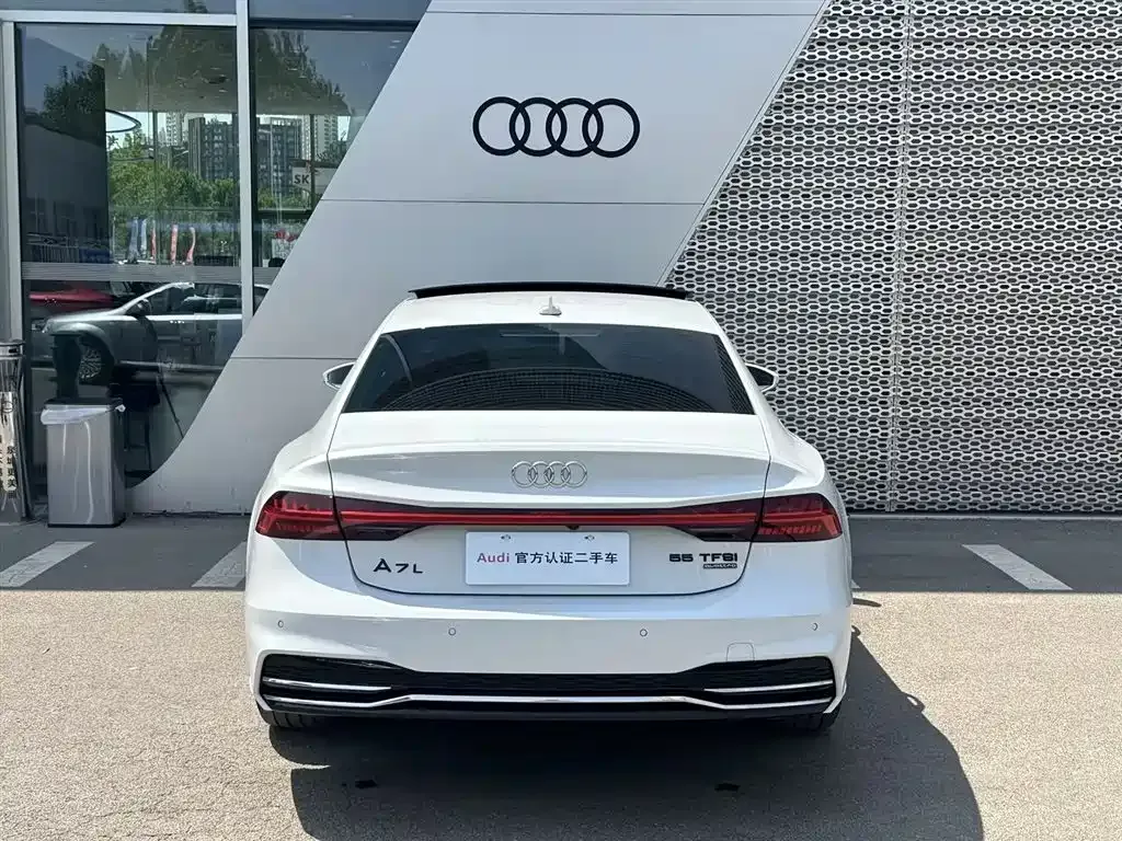 Audi A7L — фото 8
