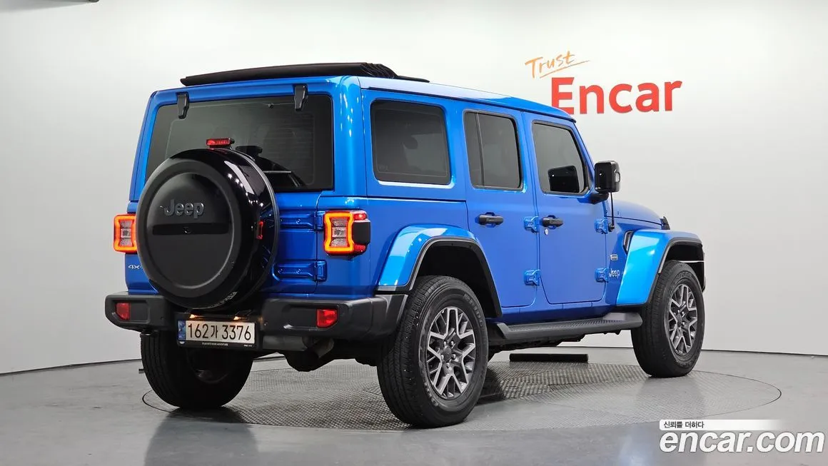 Jeep Wrangler — фото 8