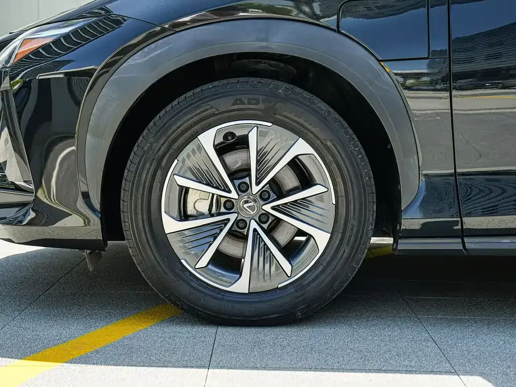 Lexus RZ — фото 7