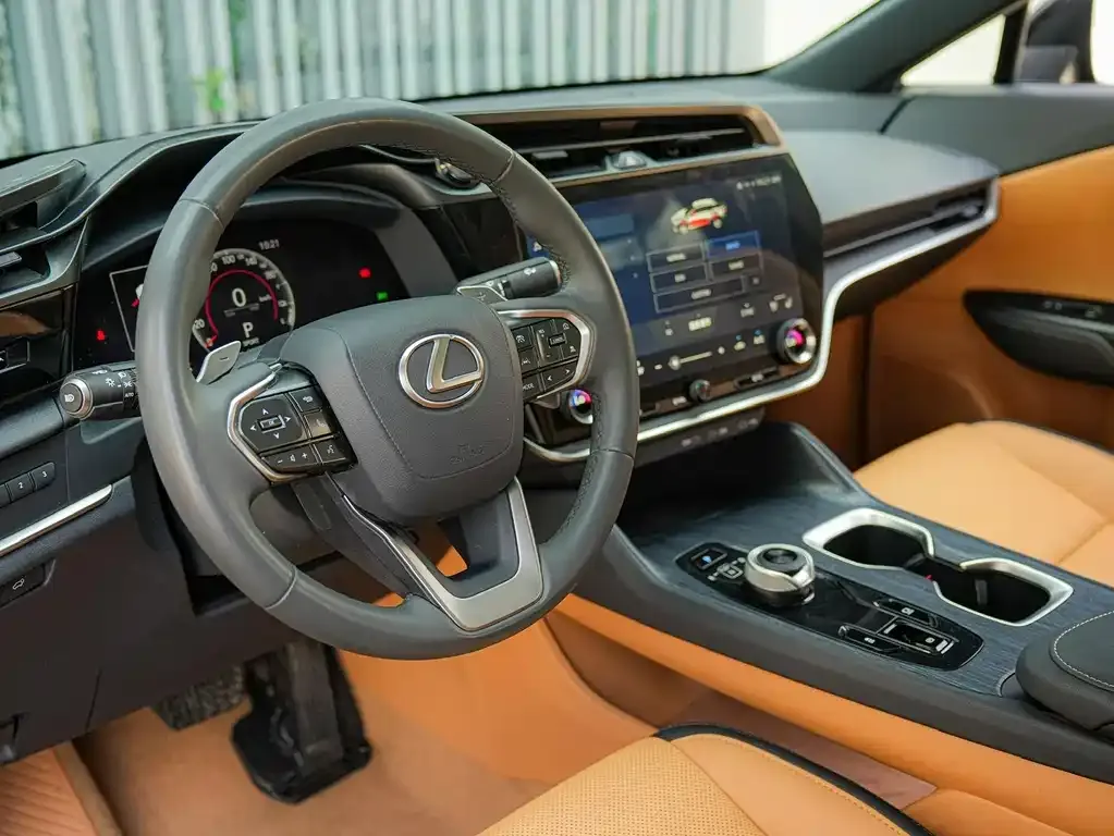 Lexus RZ — фото 3