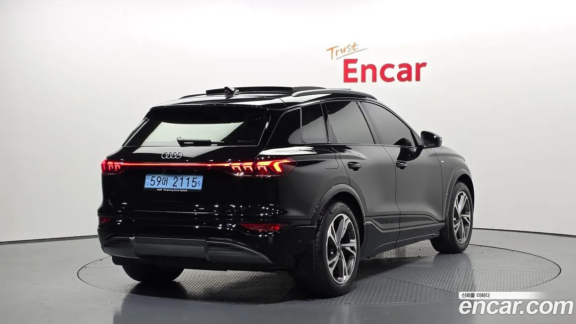 Audi Q6 e-tron — фото 2