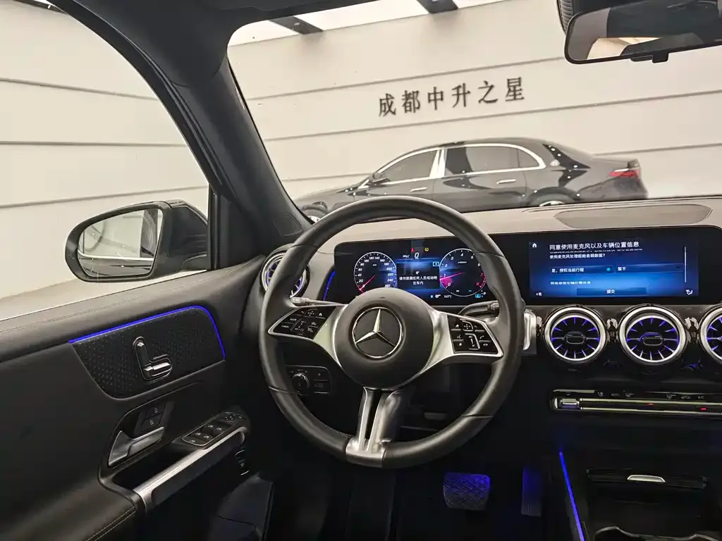 Mercedes-Benz GLB — фото 10