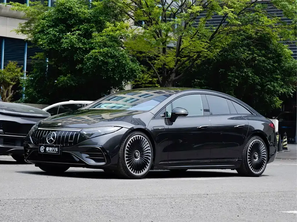 Mercedes-Benz EQS AMG — фото 1