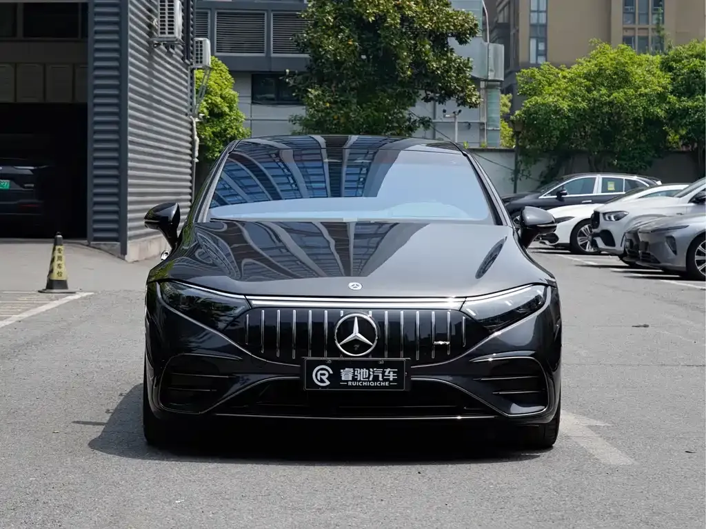 Mercedes-Benz EQS AMG — фото 5