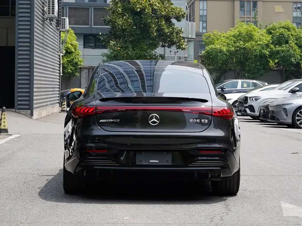 Mercedes-Benz EQS AMG — фото 6