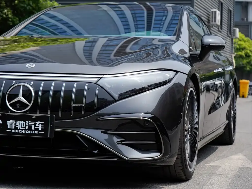 Mercedes-Benz EQS AMG — фото 7