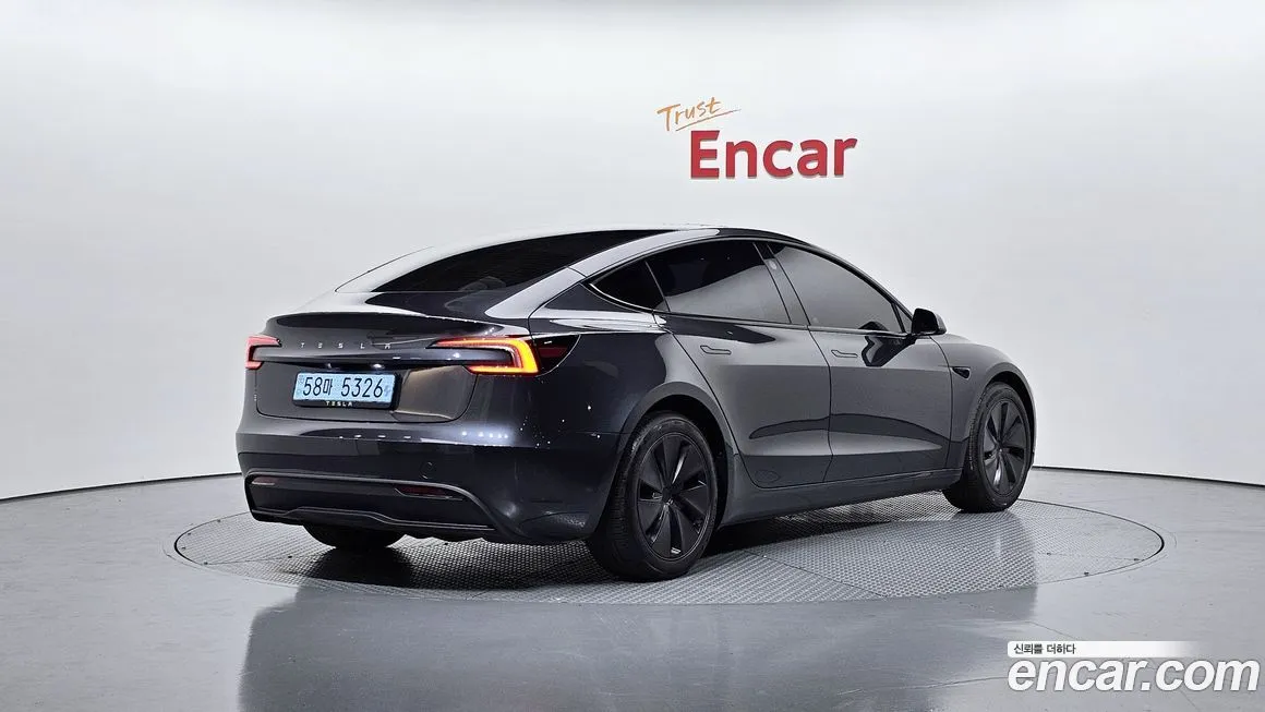 Tesla Model 3 — фото 2
