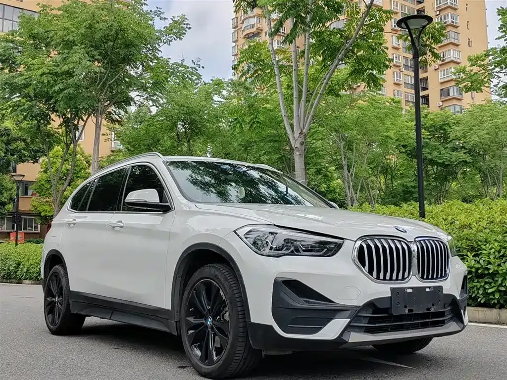 BMW X1 — фото 9
