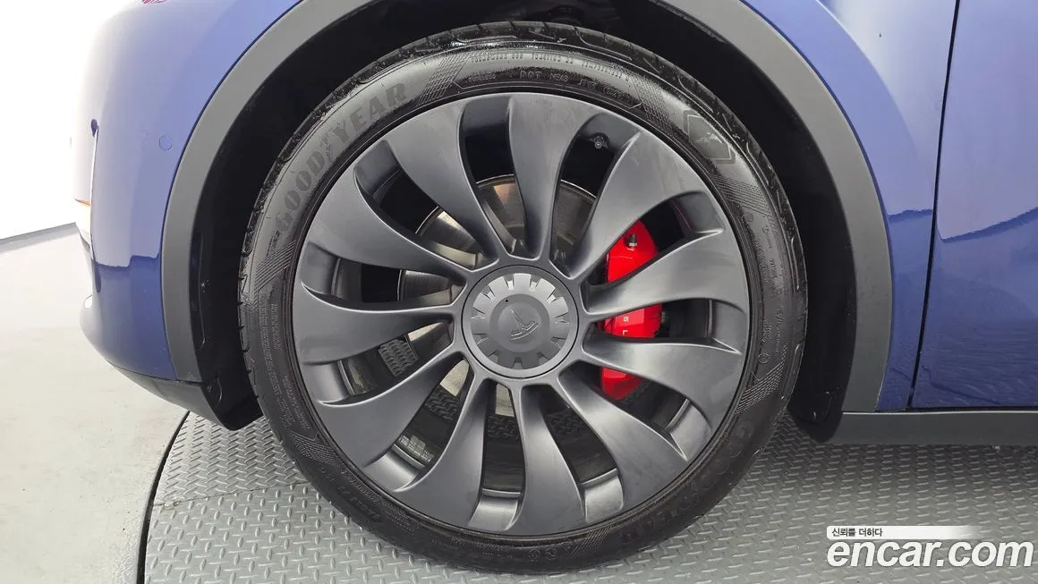Tesla Model Y — фото 7