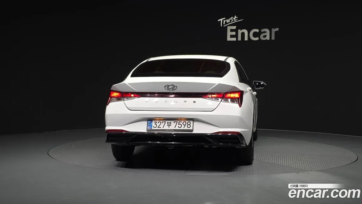 Hyundai AVANTE — фото 3
