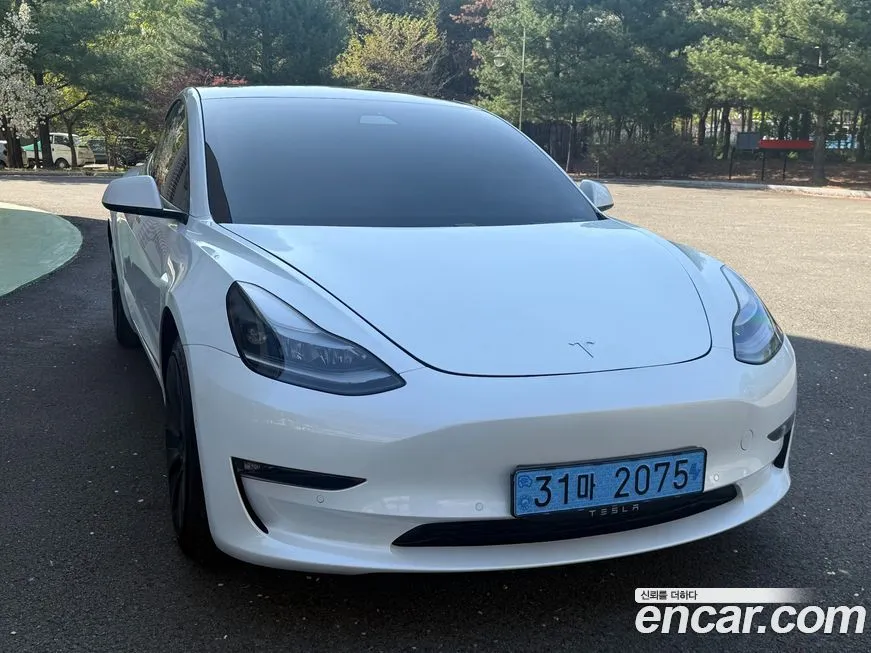 Tesla Model 3 — фото 4
