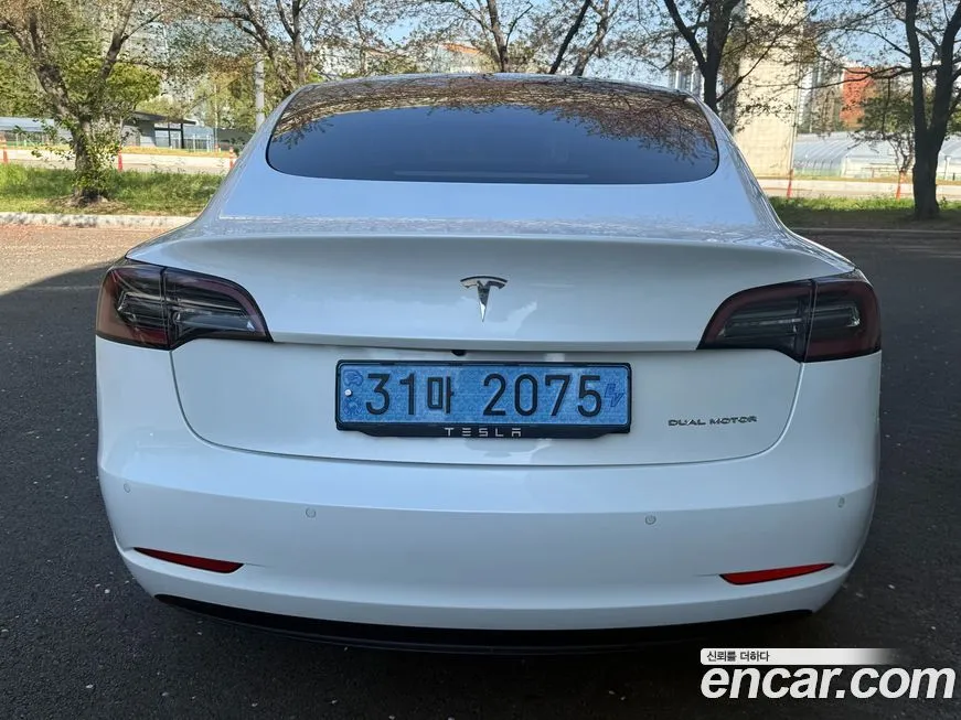 Tesla Model 3 — фото 5