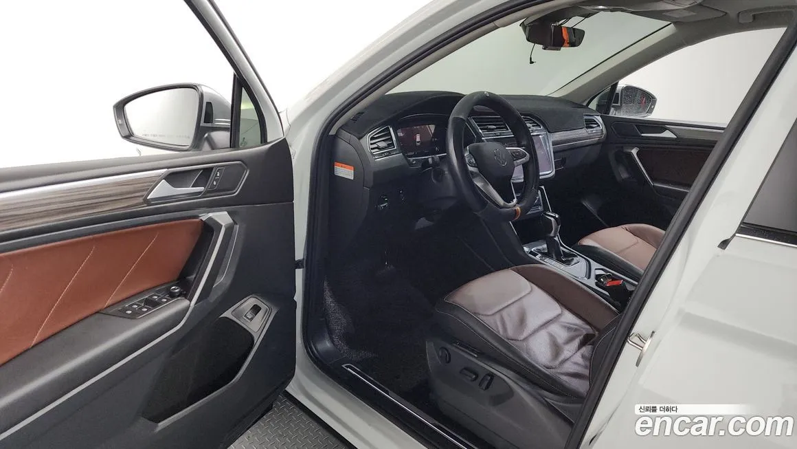 Volkswagen Tiguan — фото 4
