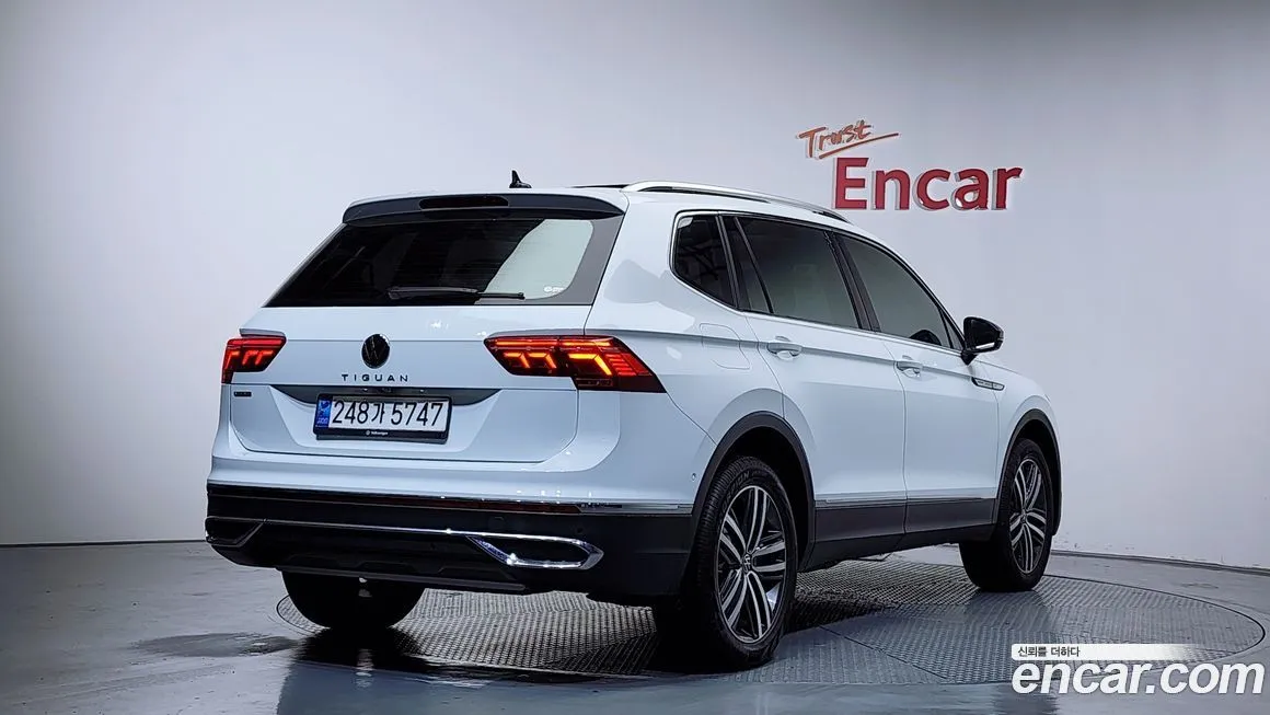 Volkswagen Tiguan — фото 7