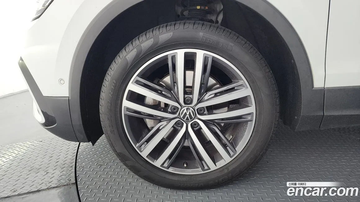 Volkswagen Tiguan — фото 3