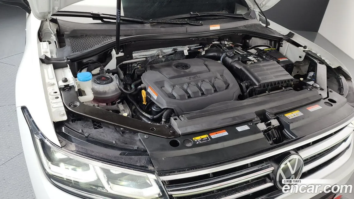 Volkswagen Tiguan — фото 8