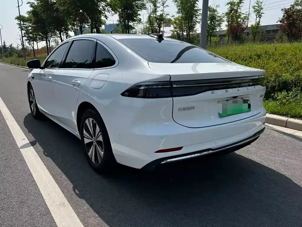 Geely Galaxy A7 — фото 9