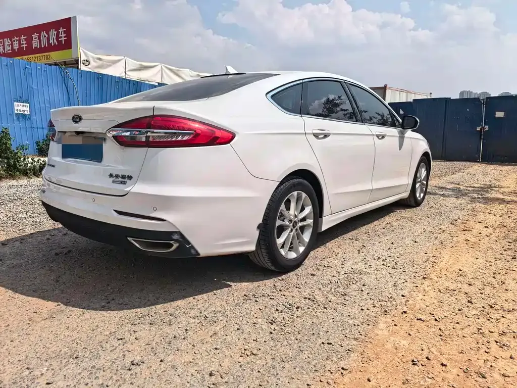 Ford Mondeo — фото 6