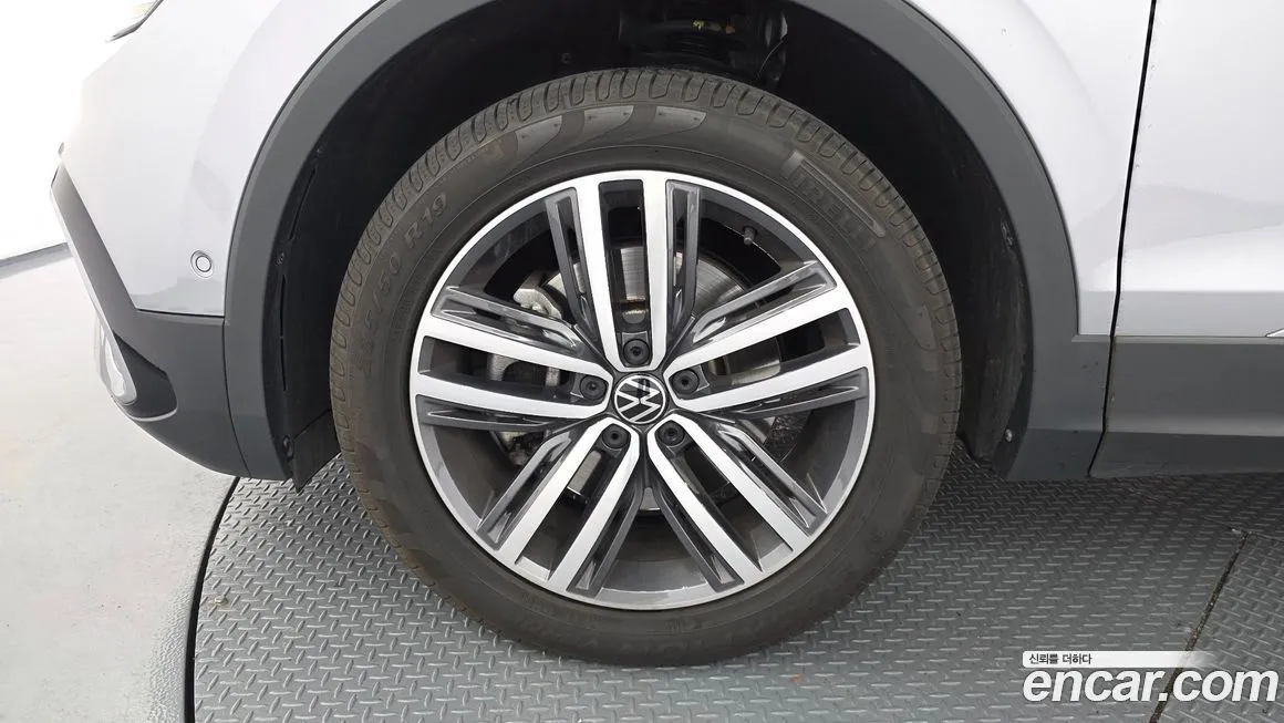 Volkswagen Tiguan — фото 4